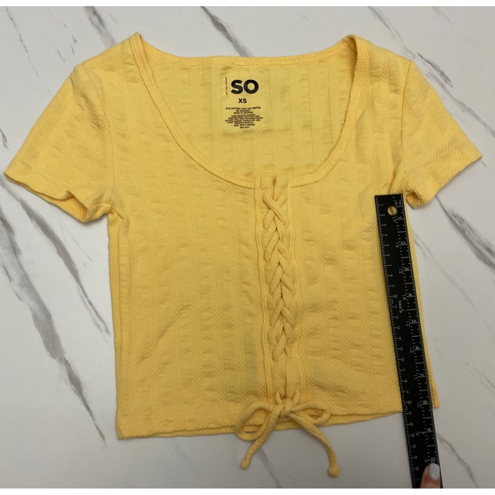 SO Womens XS Yellow Textured Lace Up Front Scoop Neck Short Sleeve Crop Top - Picture 3 of 5